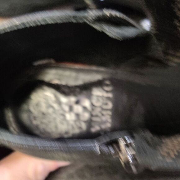 Vince Camuto Black Ankle Boots with V-Cut Design - Picture 6 of 6